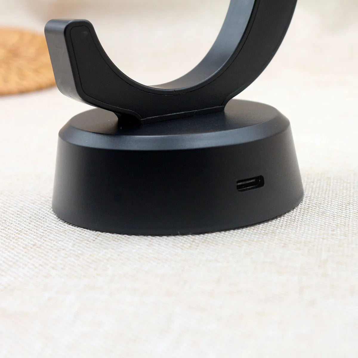 Charger for Garmin Fenix 8 Charging Dock Fenix E/7/ 6 Plus/ 5 Pro, Vivoactive 6/ 4s, Instinct 2X/ 3 Solar, Venu Sq Music/ 3/ 3S - Clear Quartz Market